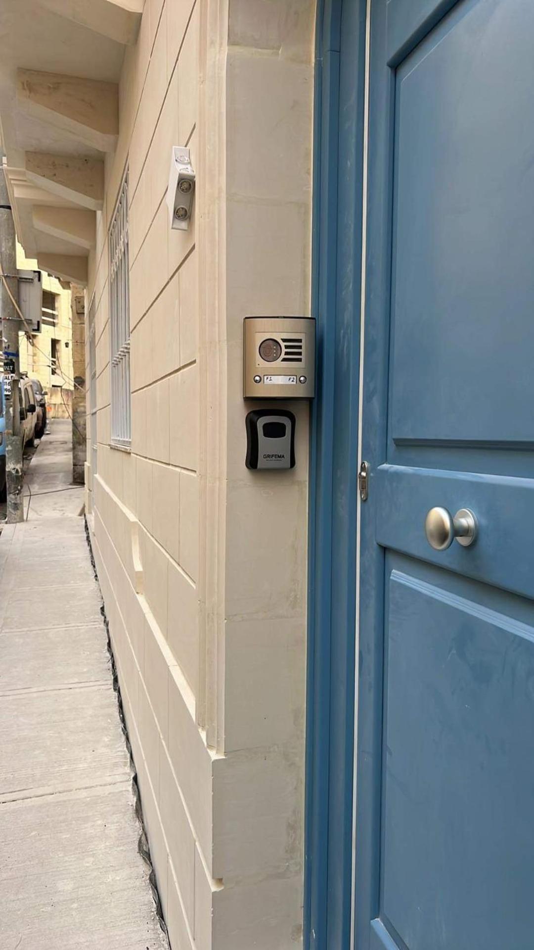 Dar Barbara Duplex 2 Double Bedrooms,2 Sofa Beds Large House With Terrace Roof Views Of Valletta Cospicua 外观 照片