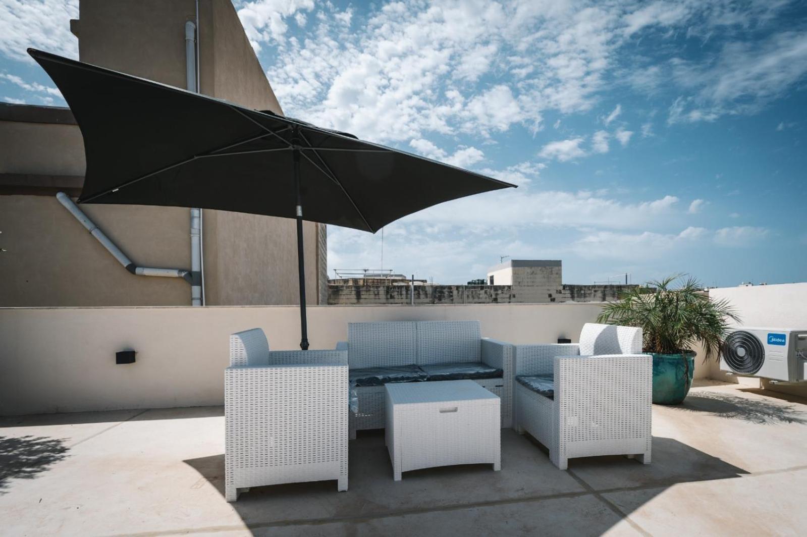 Dar Barbara Duplex 2 Double Bedrooms,2 Sofa Beds Large House With Terrace Roof Views Of Valletta Cospicua 外观 照片